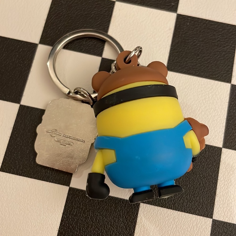 Minion 🐻 Keychain - Picture 2 of 6